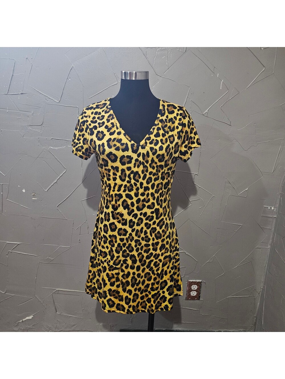 Yellow leopard print short sleeve dress
